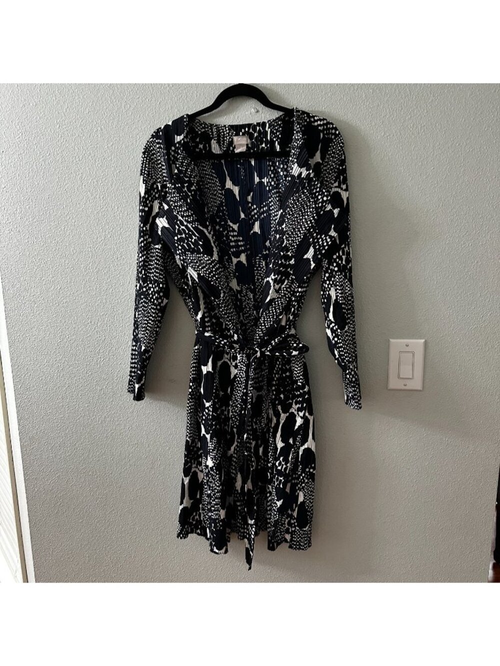 Chico's Travelers Crinkle Long Open Cardigan Belted Black White XL 16/18